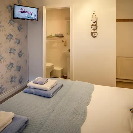 Guest house North Bay Scarborough